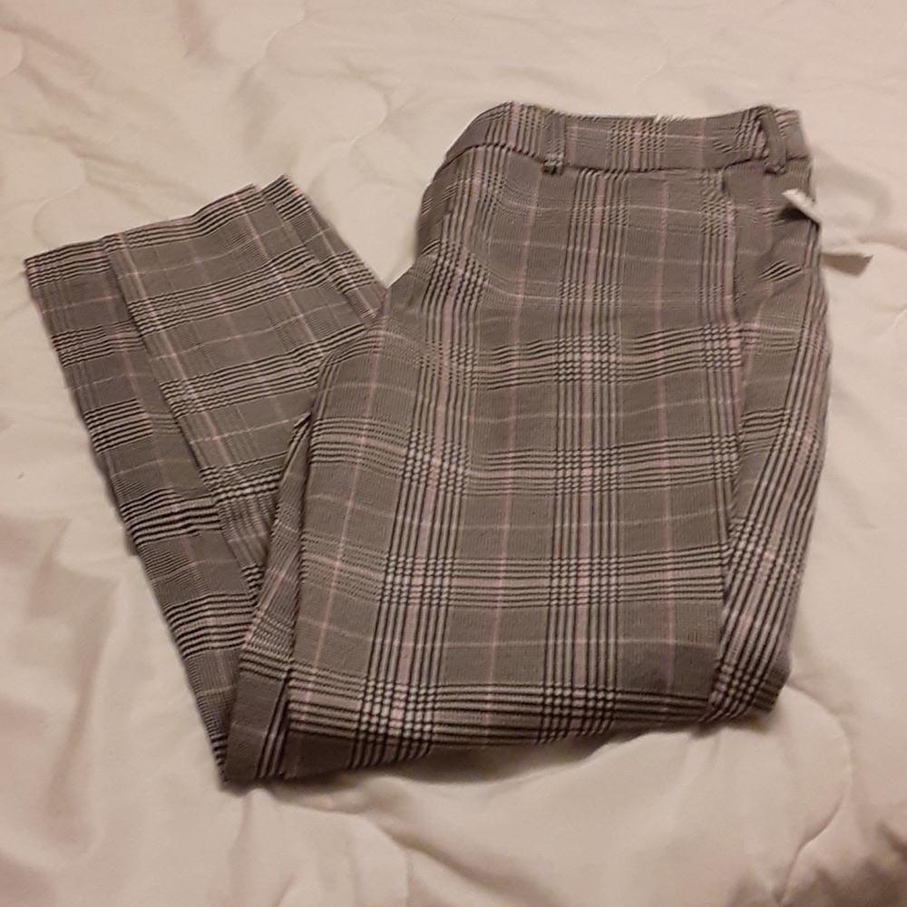 Old Navy Pixie Pant NWT